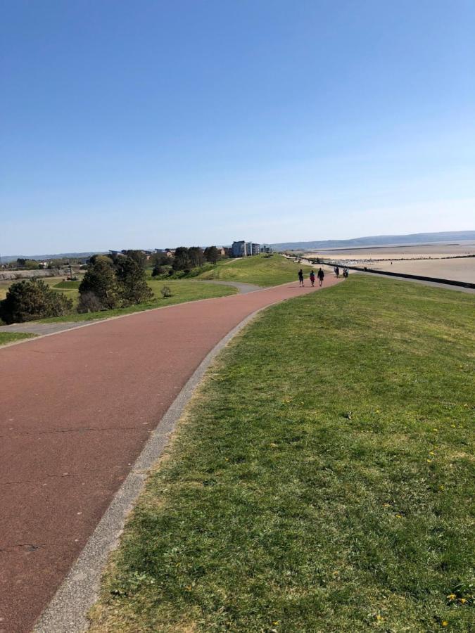 Cockledora, A Luxury Ground Floor Beachfront Apartment Llanelli Exteriér fotografie